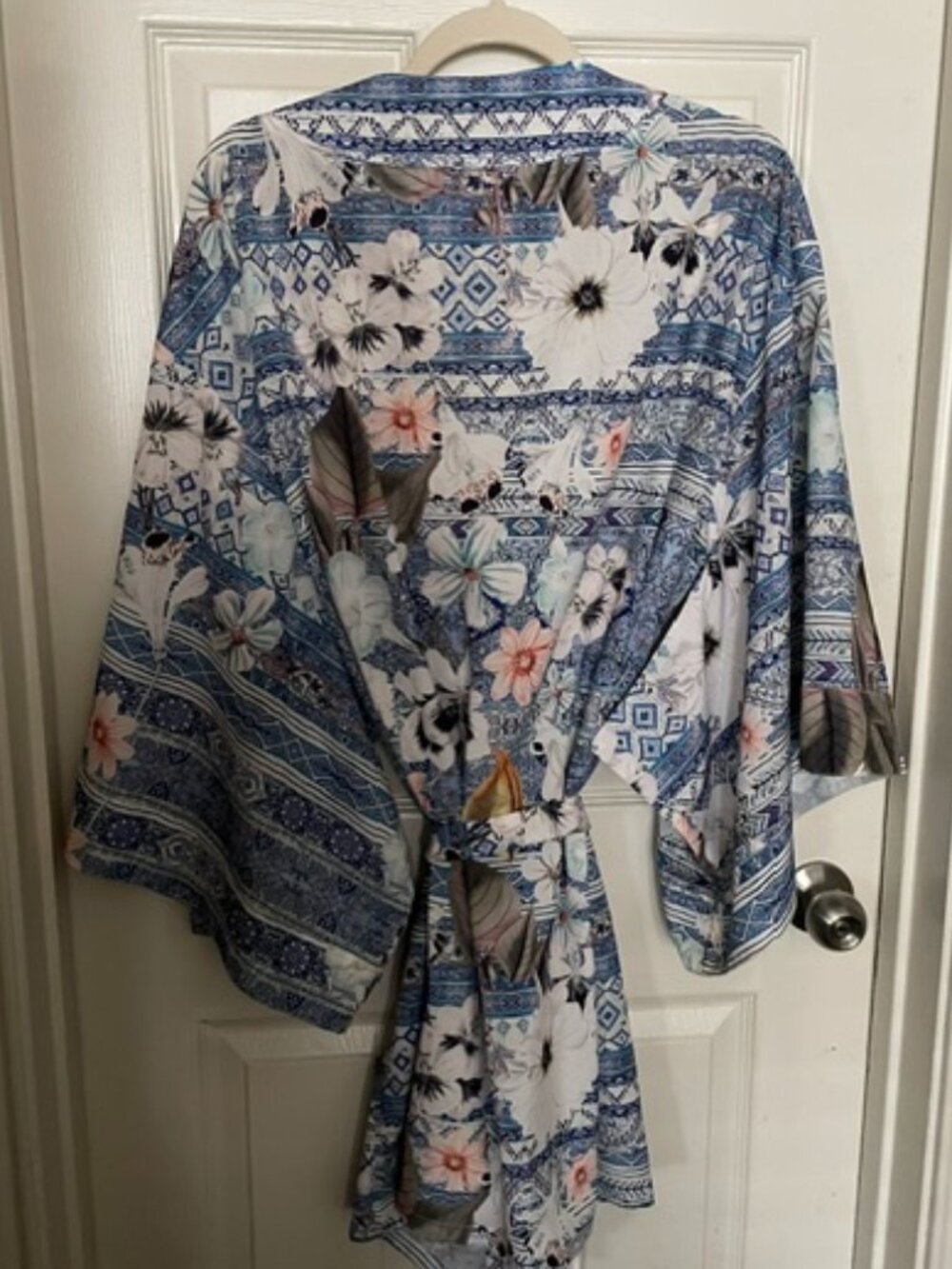 Le Rose Kimono Robe - Picture 3 of 4
